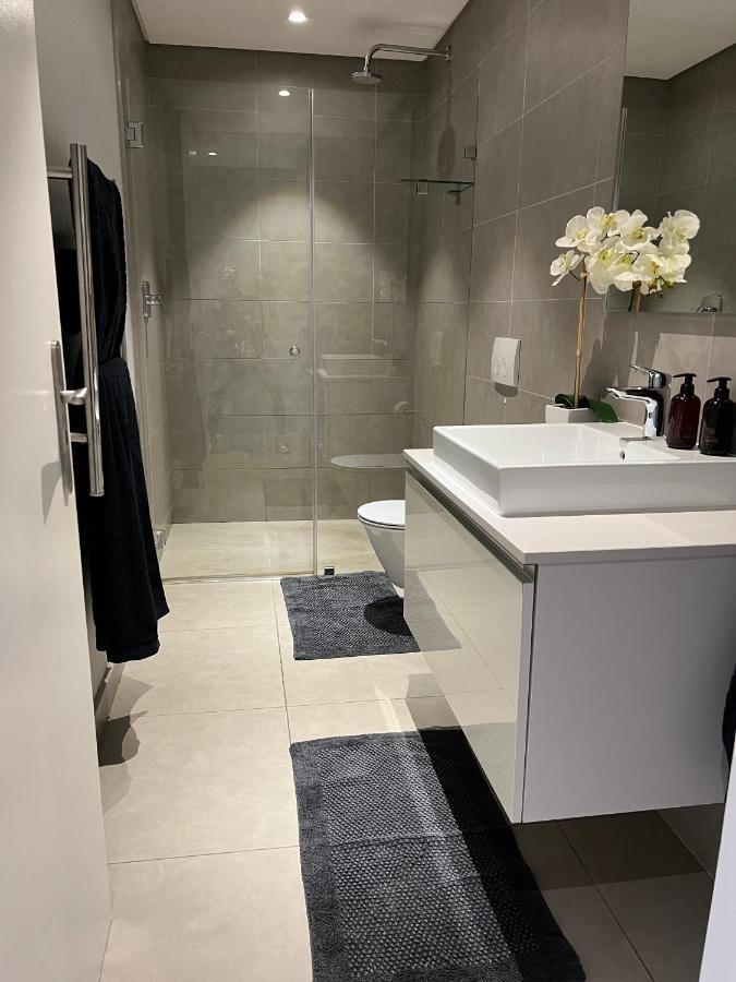 Greenpoint Designer Apartment Near Stadium & Waterfront كيب تاون المظهر الخارجي الصورة