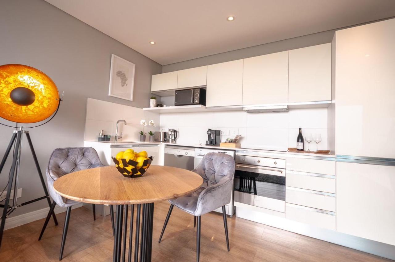 Greenpoint Designer Apartment Near Stadium & Waterfront كيب تاون المظهر الخارجي الصورة