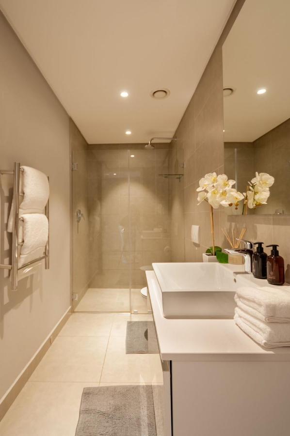 Greenpoint Designer Apartment Near Stadium & Waterfront كيب تاون المظهر الخارجي الصورة